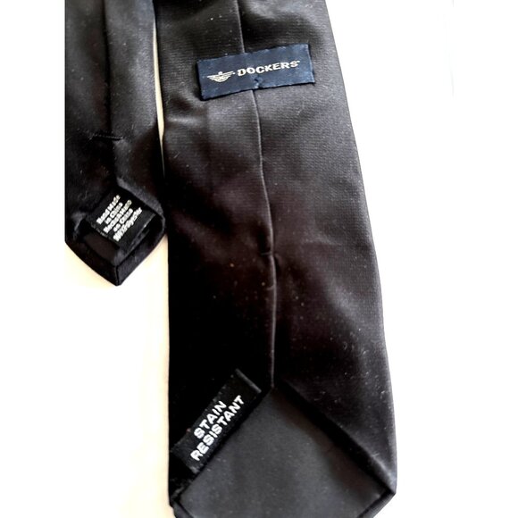 Dockers Mens Black Stain-Resistant Tie Handmade In China 100% Polyester - Picture 3 of 4